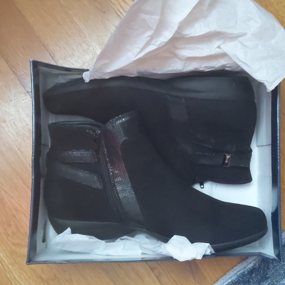 Size 12M Karen Scott black boots - Picture 1 of 8